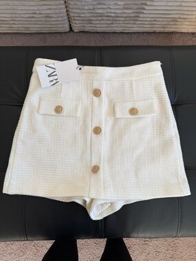 Zara Cream Tweed Button-Front Skort with Flap Pockets